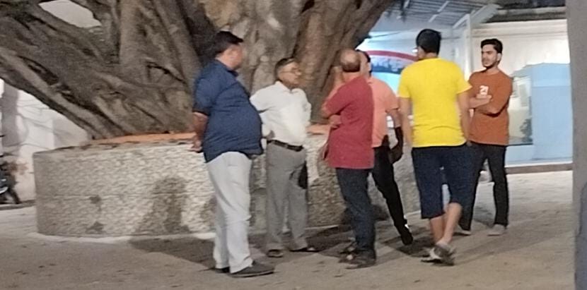 खतौली में गाजियाबाद SOG और GRP का छापा, चोरी का माल खरीदने के आरोप में सर्राफा व्यापारी समेत दो हिरासत में