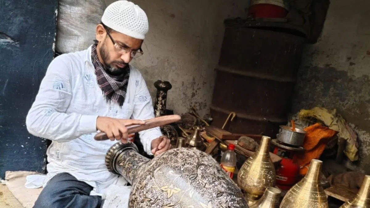 अमेरिकी टैरिफ की मार: पीतल नगरी मुरादाबाद की अर्थव्यवस्था संकट के घेरे में, कारीगरों की नौकरी पर संकट