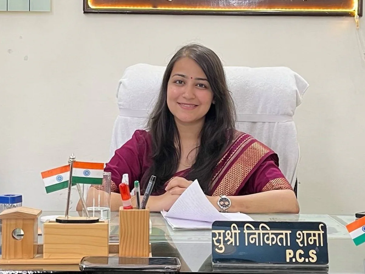 BLO ड्यूटी कटवाने आए शिक्षकों को SDM निकिता शर्मा ने लगाई फटकार; वायरल हुआ 'क्या खाक पढ़ाते होंगे' !