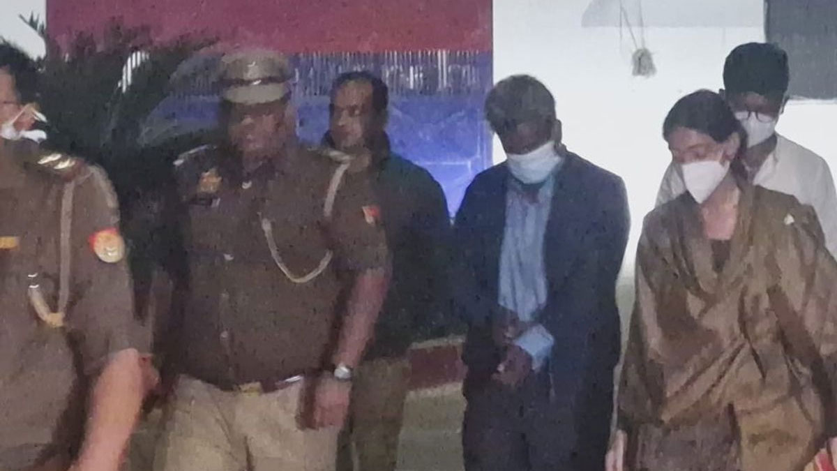 18 साल बाद निठारी कांड का अंत: सुप्रीम कोर्ट के आदेश पर सुरेंद्र कोली जेल से रिहा, नया कोट-पैंट पहनकर निकला बाहर