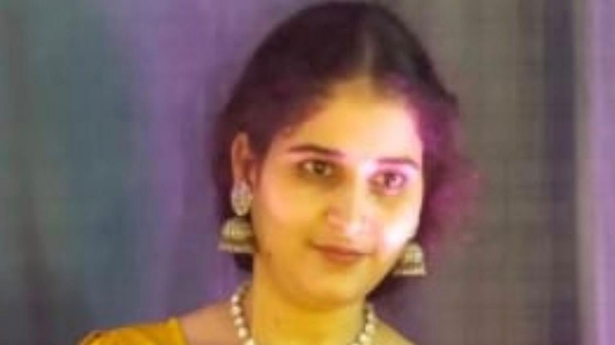 नोएडा में अमरोहा की युवती की हत्या: पोस्टमार्टम के बाद गांव पहुंचा शव, रोते-रोते बेसुध हुए परिजन