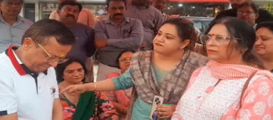 अदरक का पानी: सर्दी-खांसी, जोड़ों के दर्द और पाचन के लिए फायदेमंद