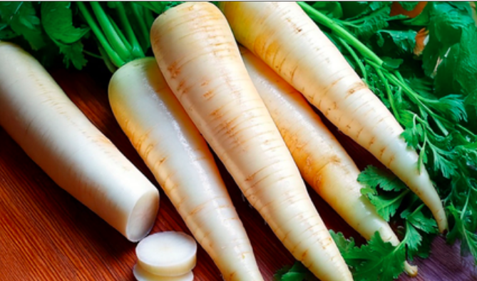 मूली के अद्भुत स्वास्थ्य लाभ: पाचन, वजन, त्वचा और दिल के लिए