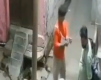 प्रयागराज में फायरिंग का वीडियो वायरल! पुलिस ने दर्ज किया केस