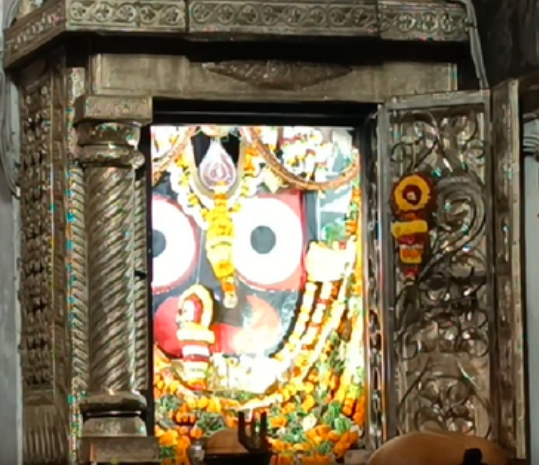 पुरी के जगन्नाथ मंदिर में कार्तिक पंचुका के तीसरे दिन श्रद्धालुओं की भीड़, विशेष शृंगार और दीपदान का आयोजन