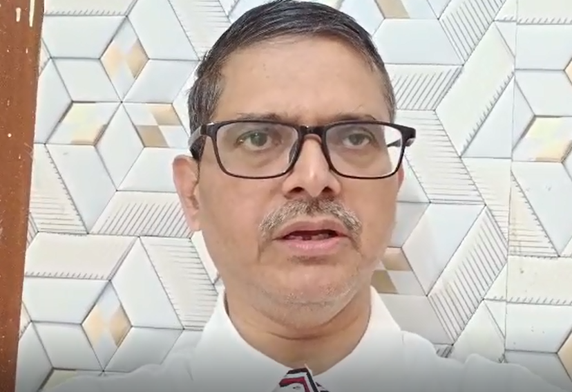 बागपत ट्रिपल मर्डर केस: अमिताभ ठाकुर ने पुलिस की कार्रवाई पर उठाए गंभीर सवाल, सीआईडी जांच की मांग