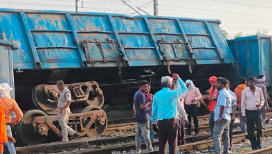 मीरजापुर में ट्रेन की चपेट में आकर 6 महिलाओं सहित 8 श्रद्धालुओं की मौत, कई घायल