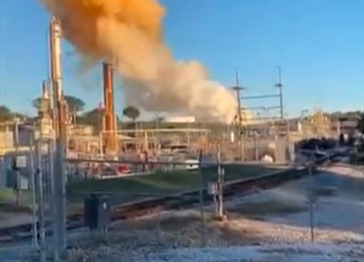 अमेरिका में दुर्घटनाग्रस्त मालवाहक विमान का बायां इंजन टूटा, जांच में खुलासा, मलबे से अब तक 12 शव मिले