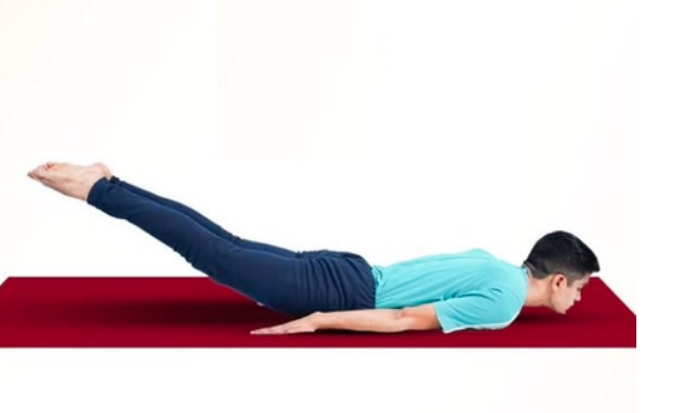 शलभासन: पीठ दर्द से राहत और फिटनेस बढ़ाने का योग