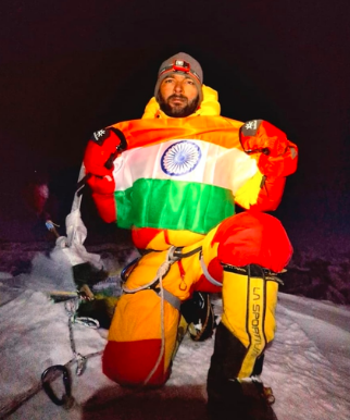 “उन्नाव के ATS कमांडो आशीष दीक्षित ने नेपाल की हिमलुंग हिमाल पर फहराया तिरंगा, देश का सिर गर्व से ऊंचा किया”,रचा इतिहास