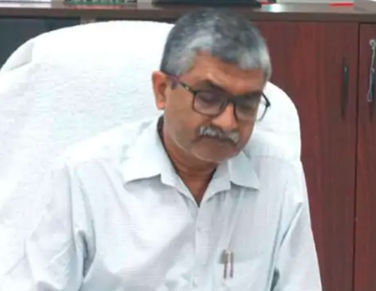 फर्रुखाबाद डीएम ने मार्ग दुर्घटनाओं में हुई 16 मौतों के बाद ब्लैक स्पॉट का किया निरीक्षण