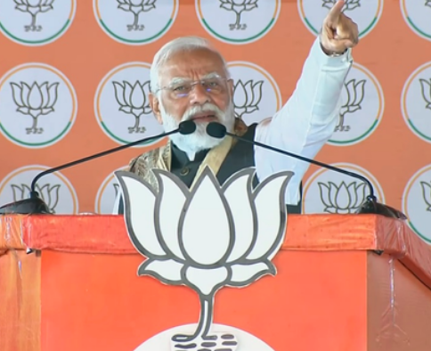 सीतामढ़ी में विपक्ष पर बरसे मोदी,बोले- पहले चरण में जंगलराज वालों को 65 वोल्ट का झटका लगा है