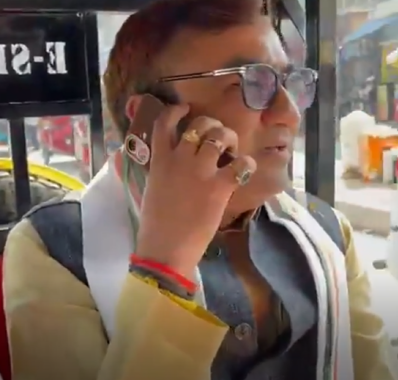 सीतापुर में सड़क जाम में फंसे विधायक, ऑटो से पहुंचे दफ्तर, वीडियो वायरल 