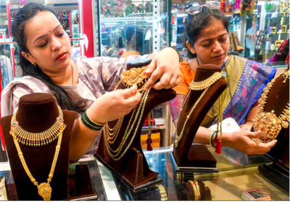 सोना-चांदी की कीमतों में उछाल, अमेरिकी ब्याज दर कटौती की संभावना ने बढ़ाया रुझान