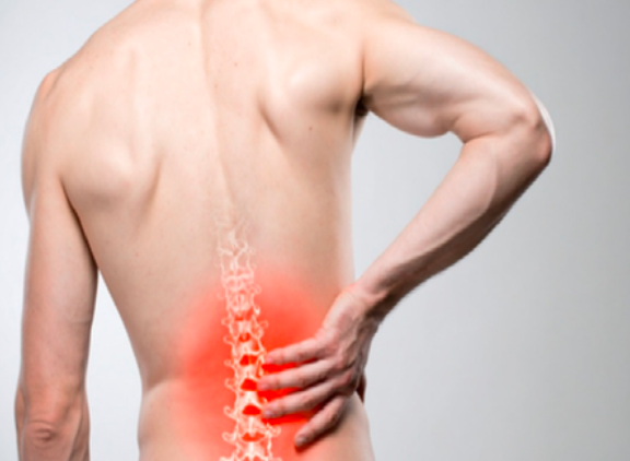 सुबह पीठ में जकड़न और चिक की आवाज़? जानिए आयुर्वेदिक तरीके जो देंगे राहत