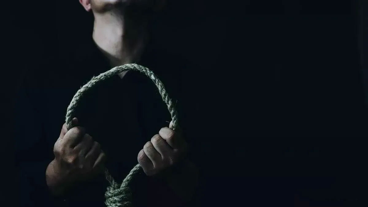 मरने से पहले दिलों से उतर जाना है…” सोलापुर के 18 वर्षीय युवक ने इंस्टाग्राम स्टोरी के बाद की आत्महत्या, पूरे शहर में सदमे की लहर