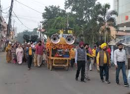 कार्तिक पूर्णिमा व प्रकाश पर्व पर मेरठ में निकली भव्य प्रभात फेरी, श्रद्धालुओं ने किया पुष्प वर्षा से स्वागत