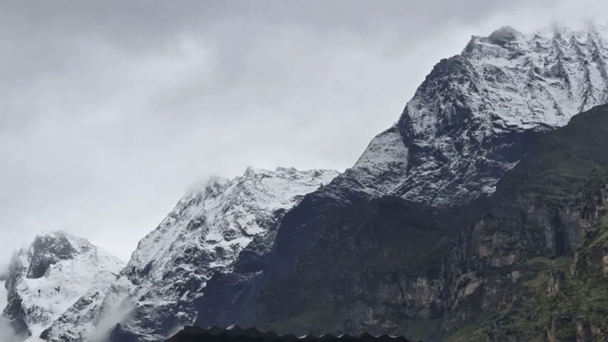 उत्तराखंड में बदल रहा मौसम का मिजाज: धूप से ठिठुरन तक, आने वाले दिनों में आसमान दिखाएगा नया रंग