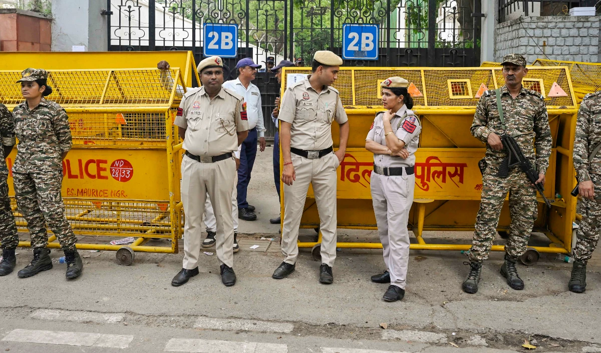 दिल्ली में बहन को नौकरी दिलाने के लिए जुलाई से कर रहा था प्रदर्शन, अचानक दे दी जान !