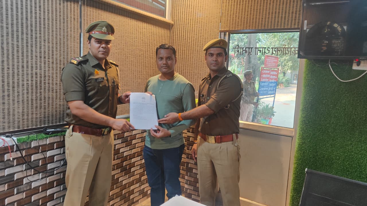 शामली: थाना बाबरी साइबर सेवा केन्द्र की कार्रवाई में 95,000 रुपये बैंक खाते में लौटाए गए