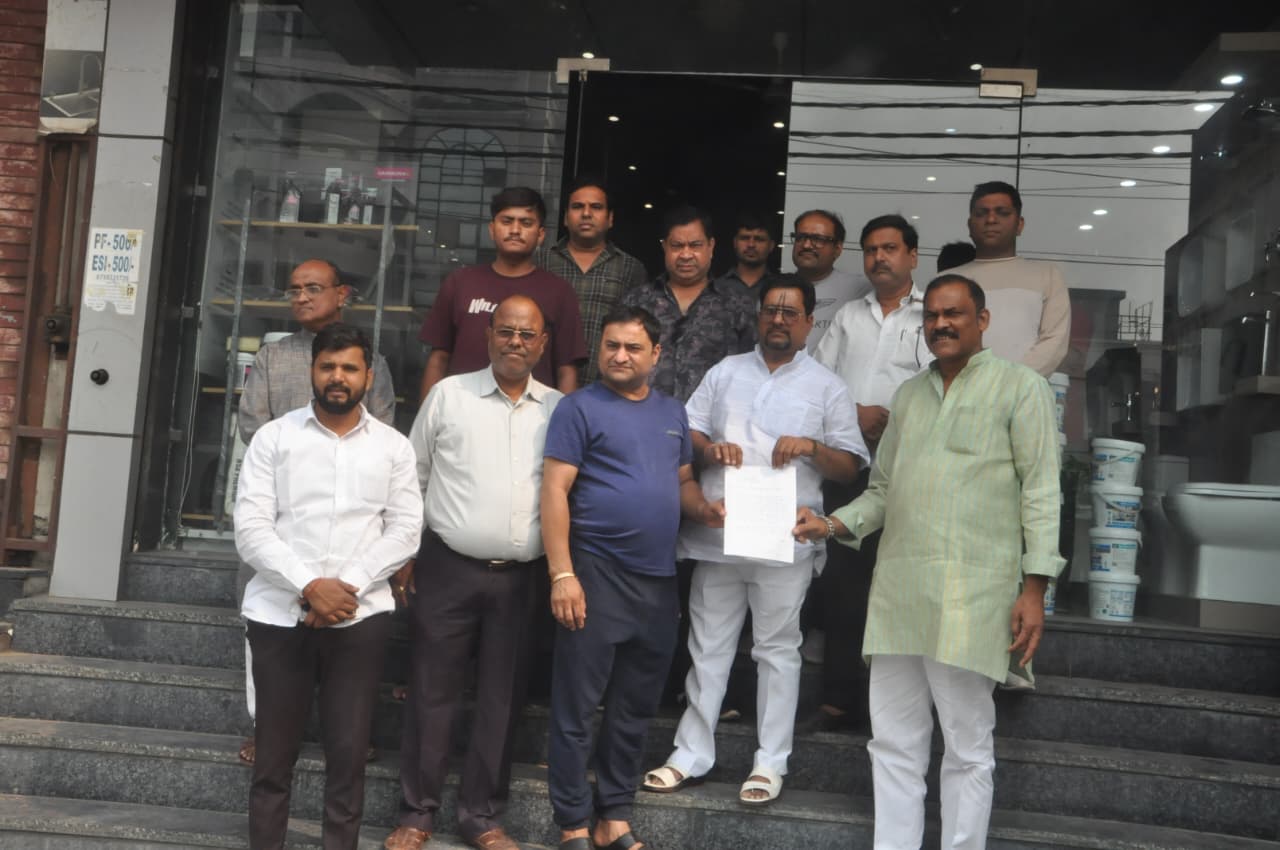 गाजियाबाद के सिहानी में दुकान से लाखों की चोरी, CCTV में कैद हुई वारदात