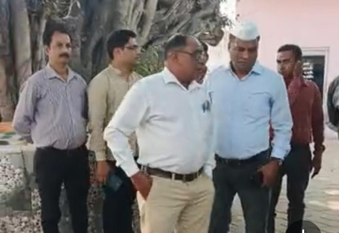 मुजफ्फरनगर में राजवाहे की सिल्ट पर उठा विवाद तूल पकड़ा,भाकियू नेता और सिंचाई विभाग के पतरोल आमने-सामने, थाने पहुंचा मामला