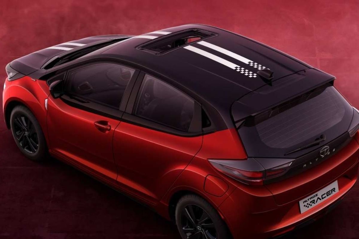 India की सबसे सस्ती सनरूफ कारें 2025: Tata Altroz, Punch और Hyundai Exter में मिल रहा लग्जरी फीचर, कीमत जानकर चौंक जाएंगे!