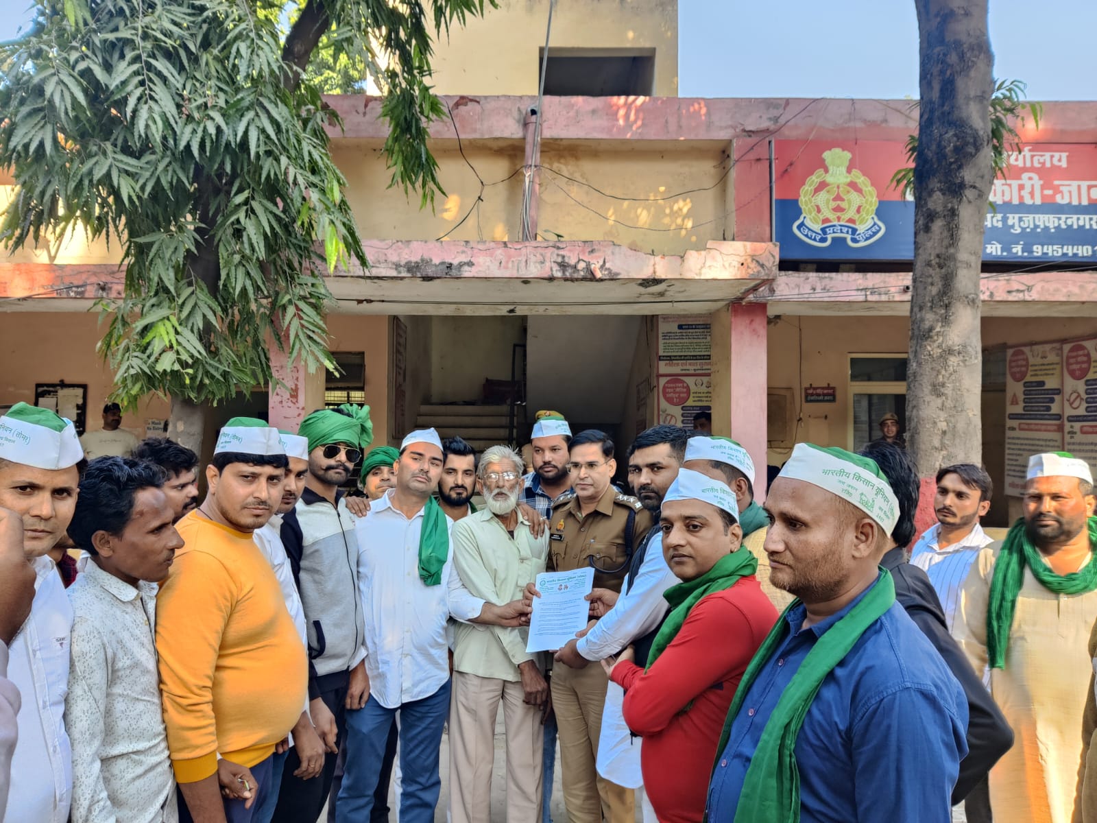 मुजफ्फरनगरः भाकियू (तोमर) ने हत्या के खुलासे को लेकर सीओ को सौंपा ज्ञापन, 20 नवंबर को धरना देने की चेतावनी