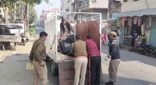 शामली में सड़क किनारे अज्ञात शव मिलने से मची सनसनी, पुलिस ने शुरू की जांच