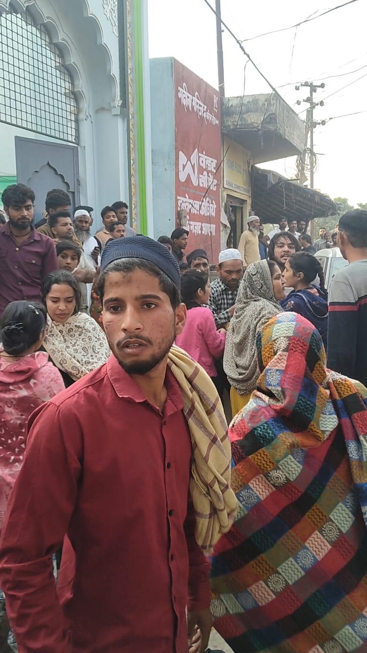 मुजफ्फरनगर में मामूली विवाद ने लिया खूनी संघर्ष का रूप: दबंगों ने पहले मारी कार से टक्कर, फिर घर में घुसकर लाठी-डंडों से किया हमला