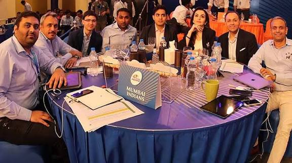 WPL 2025 में मुंबई इंडियंस की सबसे महंगी खिलाड़ी Nat Sciver Brunt पर नीता अंबानी ने लुटाए करोड़ों