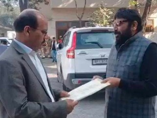 मुजफ्फरनगरः न्यू मैक्स सिटी परियोजना में बड़े फर्जीवाड़े का आरोप, विकास बालियान ने डीएम को सौंपा 71 पेज का दस्तावेज