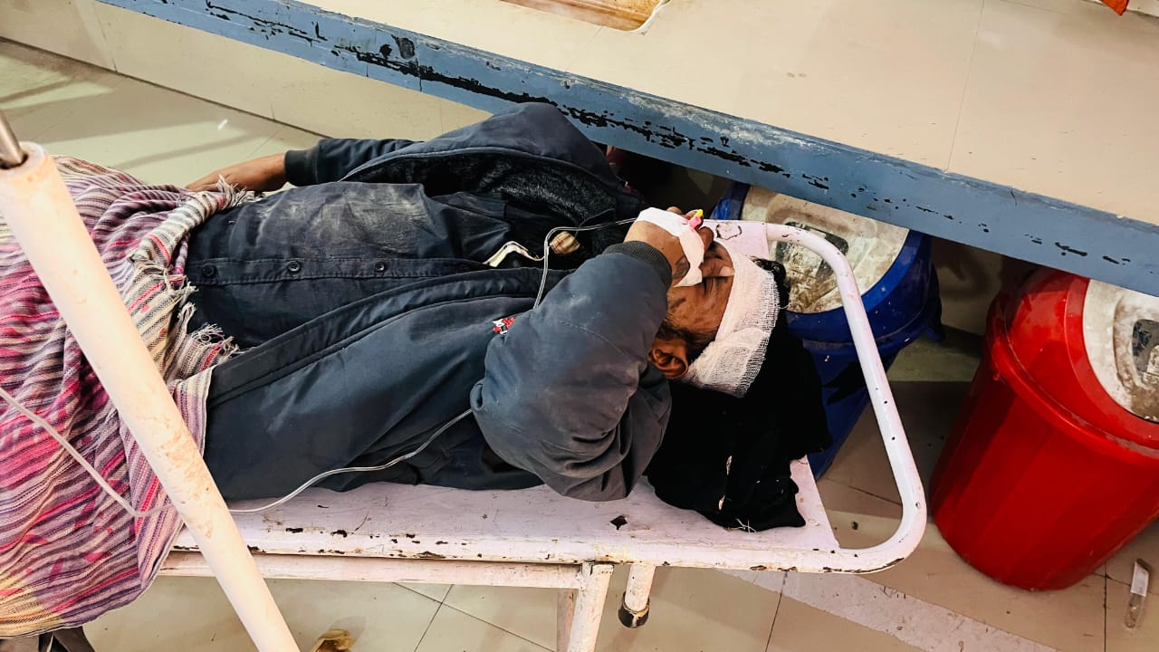 शामली में मेरठ-करनाल हाईवे पर काबड़ौत पुल के पास डिवाइडर से टकराई बाइक, चालक गंभीर हालत में मेरठ रेफर