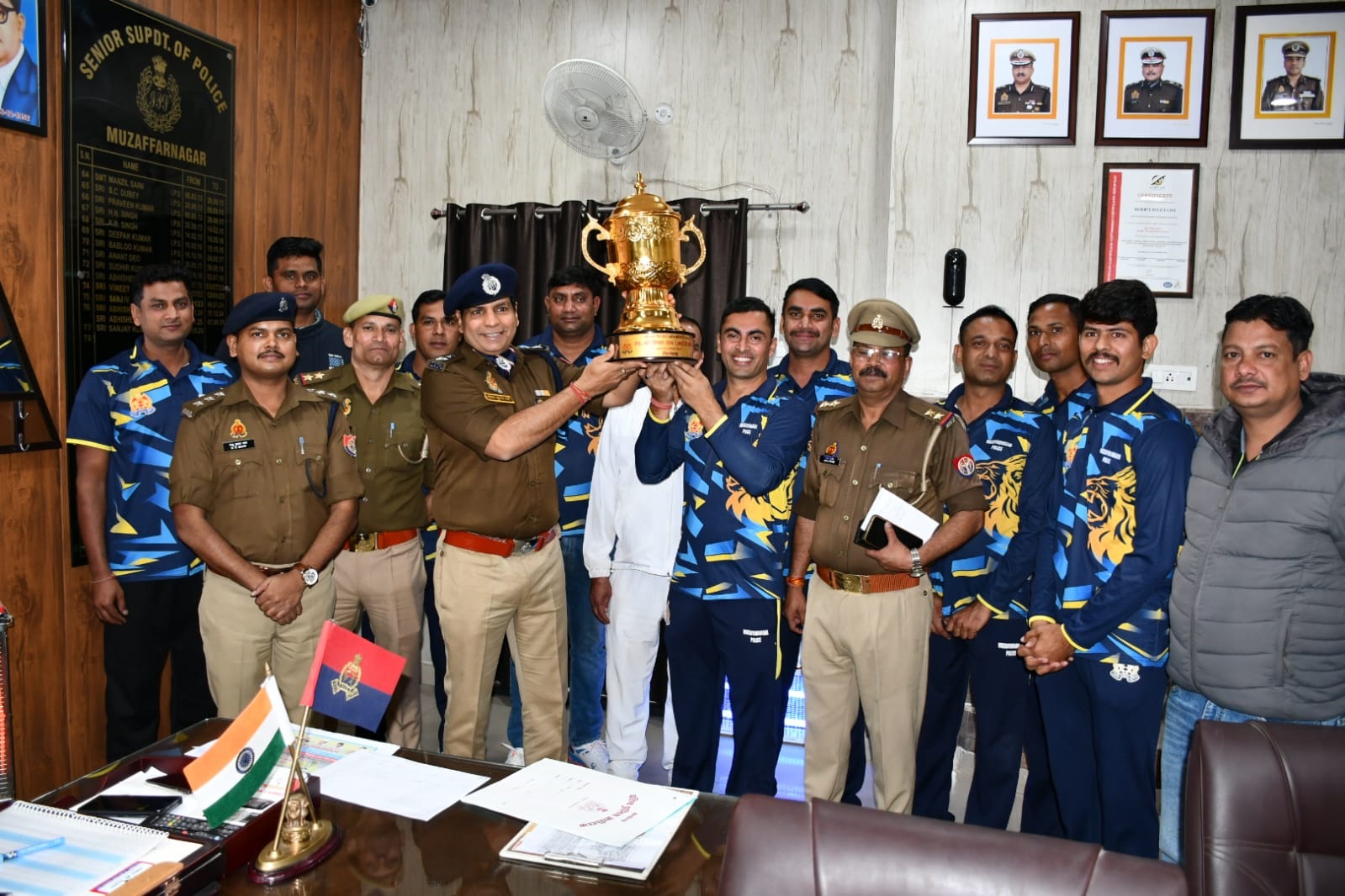मुजफ्फरनगर पुलिस बनी मेरठ जोनल क्रिकेट चैंपियन, फाइनल में हापुड़ को हराया; SSP ने किया सम्मानित