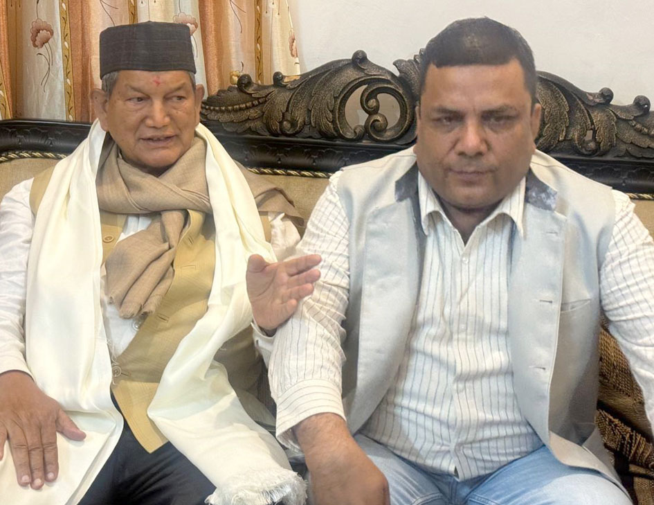 हरीश रावत का केंद्र सरकार पर हमला: संचार ऐप आम आदमी की स्वतंत्रता पर खतरा