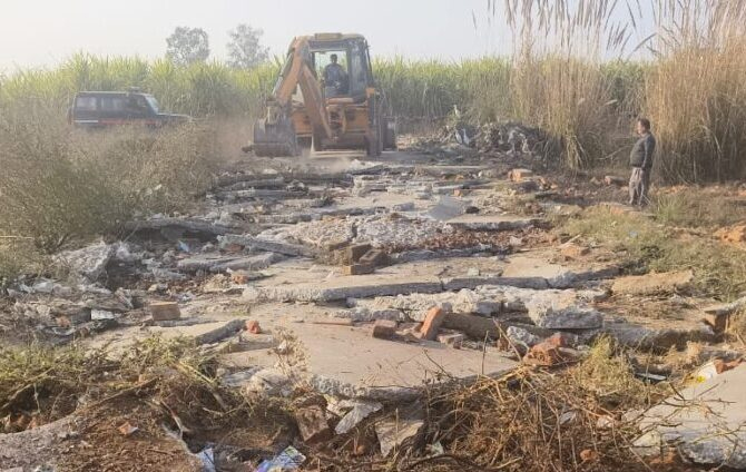 मुजफ्फरनगर MDA का अवैध प्लॉटिंग पर बड़ा एक्शन; 19 बीघा भूमि पर चला बुलडोजर; मुस्तफाबाद और रुड़की बाईपास पर निर्माण ध्वस्त