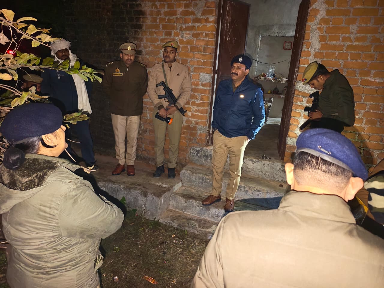 महोबा में रंजिश को लेकर भतीजे ने चाचा का किया कत्ल, एसपी ने लगाई चार टीमें