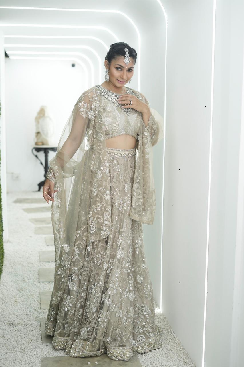 मुंबई में तनिशा मुखर्जी के विंटर फैशन ने बढ़ाई दिसंबर की गर्मी; ग्लैमर और कंफर्ट का लाजवाब संगम