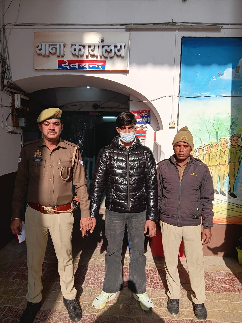 देवबंद पुलिस की बड़ी सफलता: हत्या के प्रयास में वांछित अभियुक्त हर्षित गिरफ्तार, SSP के निर्देश पर की गई कार्रवाई