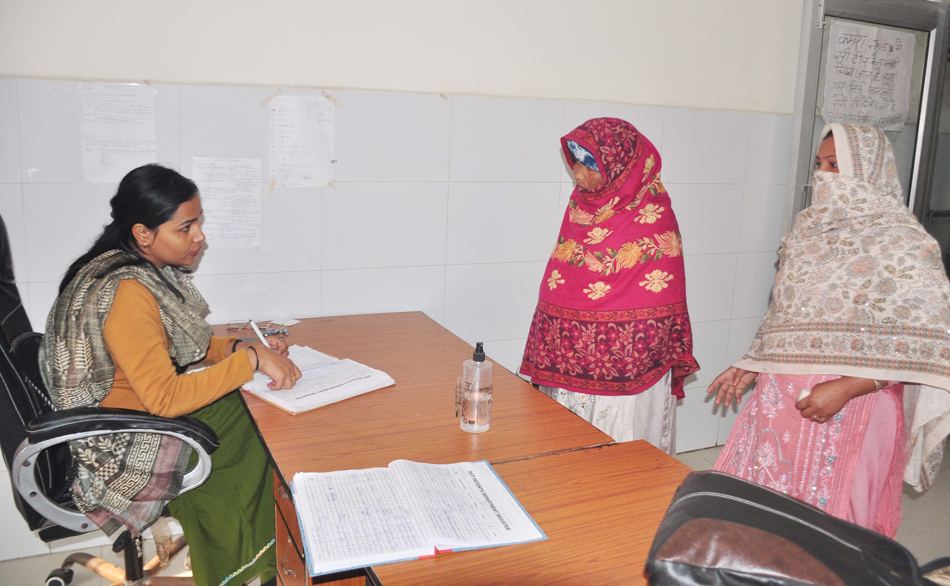 शामली में मन कक्ष में डॉक्टर न बैठने से मानसिक स्वास्थ्य मरीजों को परेशानी, विशेषज्ञ तैनाती की मांग