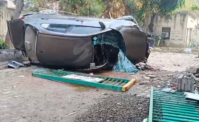 गाजियाबाद सिहानीगेट फ्लाईओवर हादसा: पिता की मौत, बेटा ICU में; बाइक सवार युवक गंभीर घायल