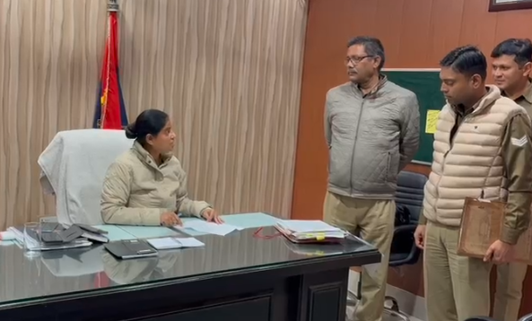 मुजफ्फरनगर में वेटर ने फर्जी पुलिस कमिश्नर बनकर की लाखों की ठगी, आरोपी गिरफ्तार