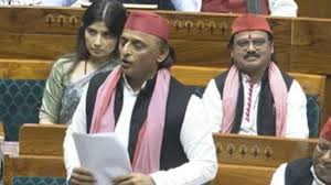 वंदे मातरम् की बहस गरम—अखिलेश बोले, नारे नहीं, काम करो!”