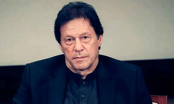 'इमरान खान स्वस्थ, लेकिन मानसिक रूप से किया जा रहा प्रताड़ित': जेल में मुलाकात के बाद बोलीं बहन उजमा