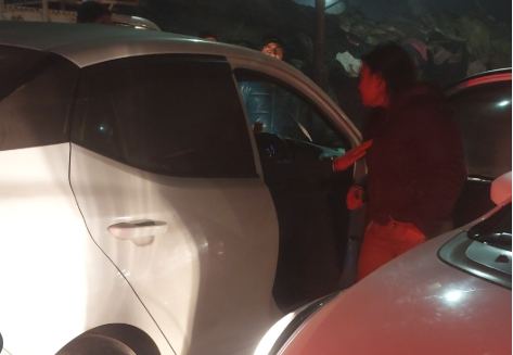 मेरठ: महिला दारोगा की सड़क पर दबंगई, दंपति को बेल्ट से पीटने की दी धमकी