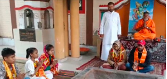 मुजफ्फरनगर: हापुड़ के मुस्लिम परिवार के 6 सदस्यों ने अपनाया हिंदू धर्म, स्वामी यशवीर महाराज ने कराई 'घर वापसी'