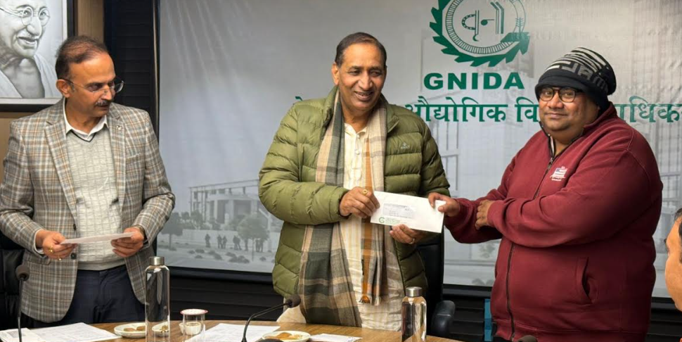 ग्रेटर नोएडा: मथुरापुर व रिठौरी के 10 किसानों को 6% आवासीय भूखंड आवंटित