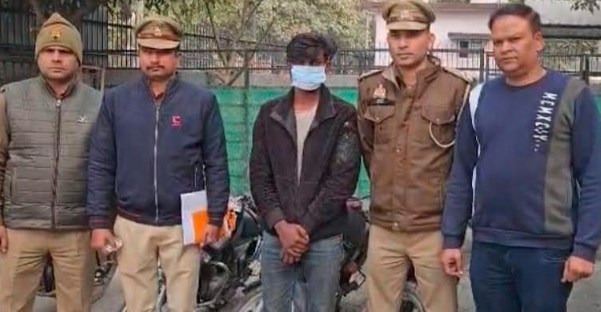 नोएडा पुलिस ने वाहन और मोबाइल टावर उपकरण चोरी के आरोपी गिरफ्तार किए, बरामद 10 मोटरसाइकिल और आरआरयू