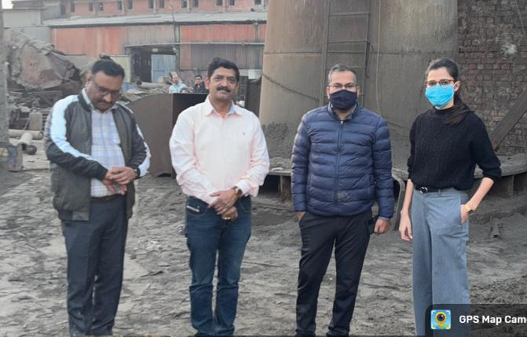 मुजफ्फरनगर में प्रदूषण पर सख्ती: दो ईंगट फैक्ट्री और प्लास्टिक जलाने वाला कोल्हू सील, आठ पेपर मिलों को नोटिस जारी