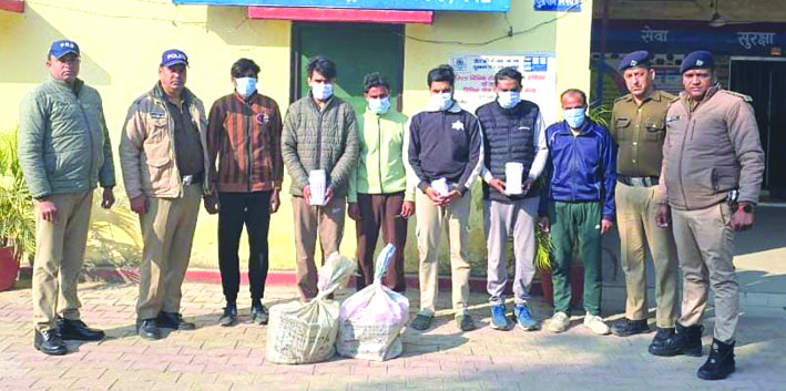 मीट की दुकान में गौमांस की बिक्री का भंडाफोड़: 6 गिरफ्तार, भारी मात्रा में प्रतिबंधित मांस बरामद